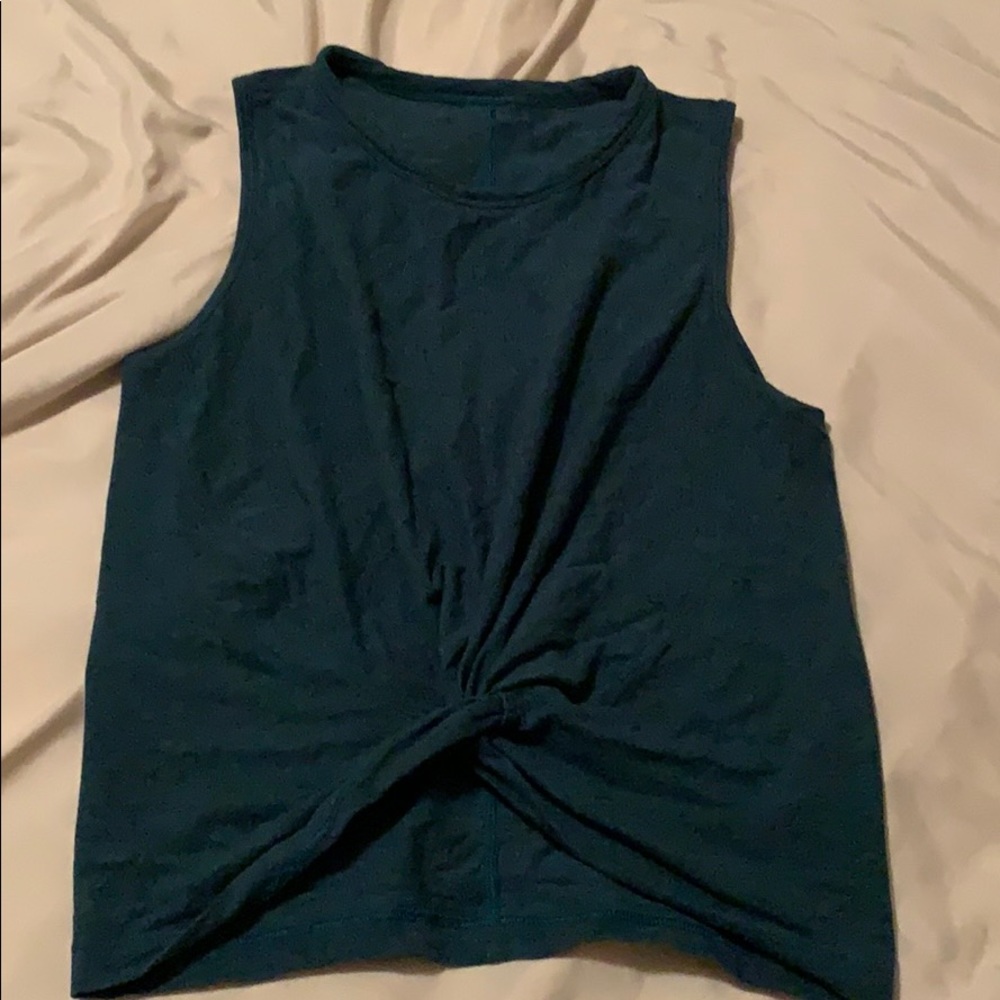 Lululemon crop top